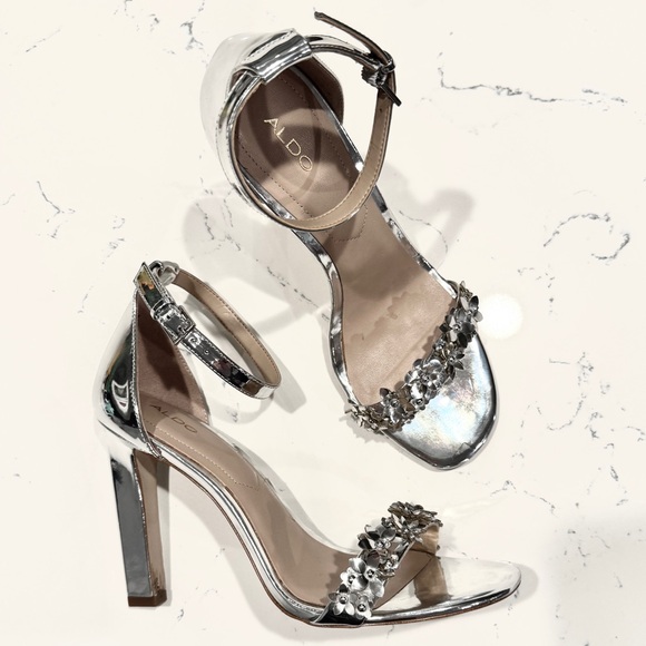 Aldo Women’s Silver Chrome Flower Heel Sandals NWOT - Picture 3 of 11